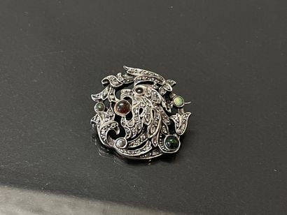 Broche en argent et or rose à tête de chimerre,...