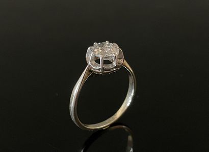 Solitaire en or gris, serti d'une diamant...