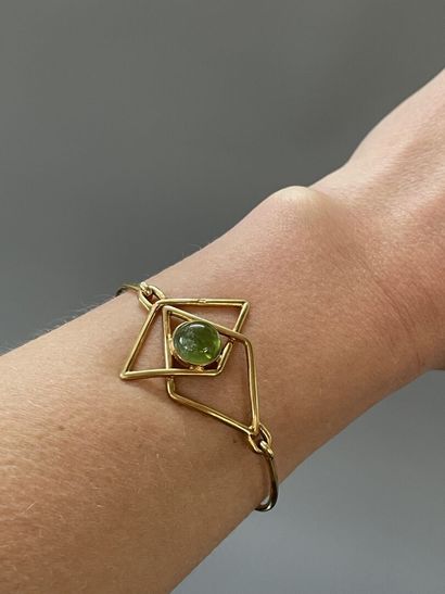 Bracelet in gold 750°/00 with jade cabochon....