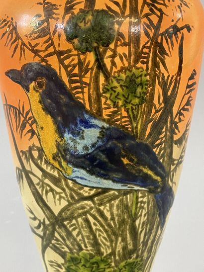 LEGRAS 

Vase en verre orangé, à décor émaillé...