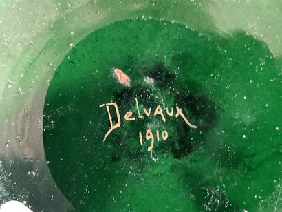 DELVAUX

Soliflore en verre couleur émeraude,...