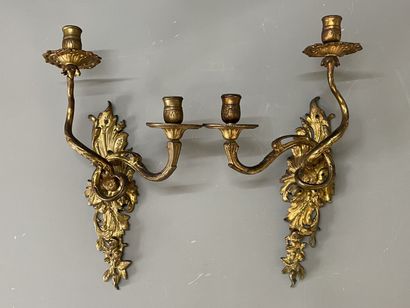 Paire de d'appliques en bronze à deux bras...