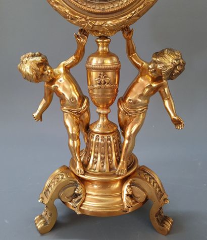 Garniture de cheminée en bronze à décor de...