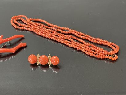 Set of coral jewelry, early 20th century,...