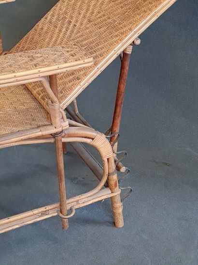 Chaise longue en rotin début XX°

100 x 150...