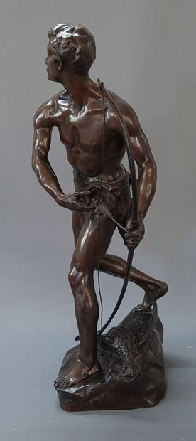 Chasseur à l'Arc.

Epreuve en bronze patiné.

H:...