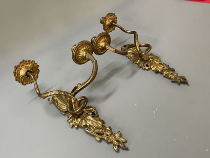 Paire de d'appliques en bronze à deux bras...