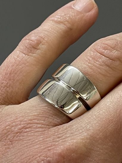 HERMES Paris

Ladies ring in aregnt, signed

TDD...