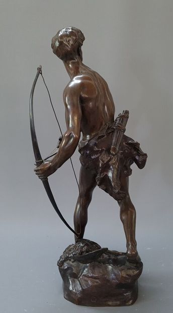 Chasseur à l'Arc.

Epreuve en bronze patiné.

H:...
