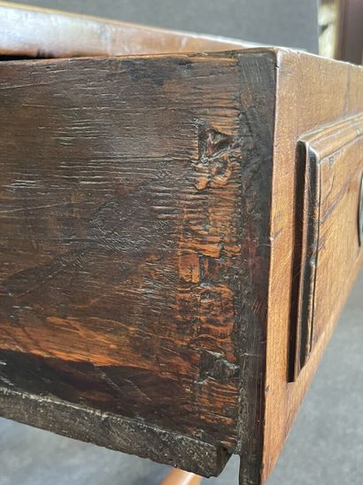 Meuble de change ouvrant à deux tiroirs en...