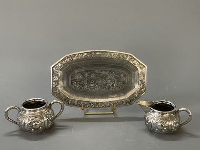 Plateau, sucrier et pot à lait asiatique...