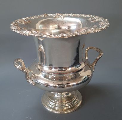 Set of silver plated metal including a champagne...