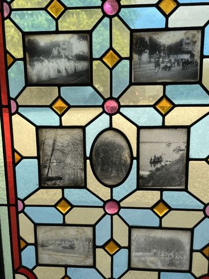Vitrail avec plaques photographiques integrées.

Vers...