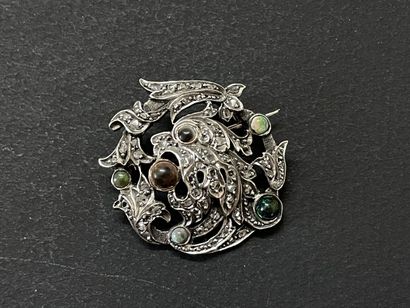 Broche en argent et or rose à tête de chimerre,...