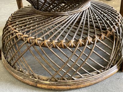 Pair of wicker armchairs with high rounded...
