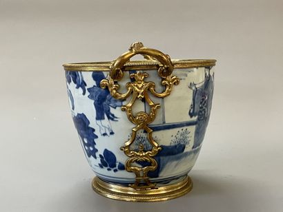 Old vase transformed into a pot holder in...