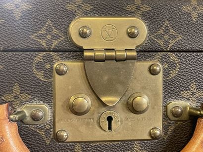 Louis VUITTON

Hard case in monogrammed canvas,...