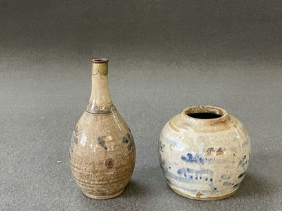 Bottle and covered pot in enamelled stoneware.

H....