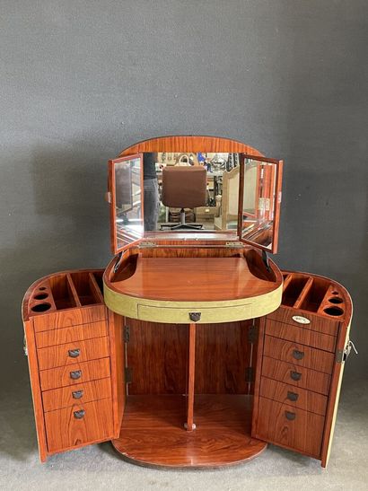STARBAY.

Light green liner vanity, in mahogany...