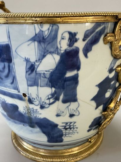 Old vase transformed into a pot holder in...