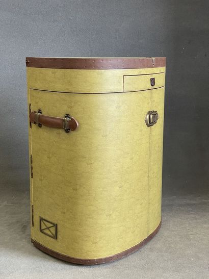 STARBAY.

Light green liner vanity, in mahogany...
