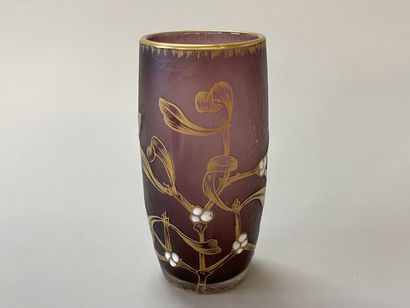 DAUM:

Vase in mauve crystal, decoration...