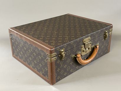 Louis VUITTON

Hard case in monogrammed canvas,...