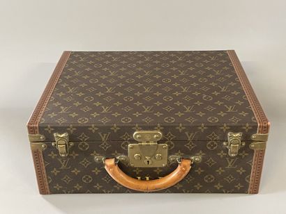 Louis VUITTON

Hard case in monogrammed canvas,...