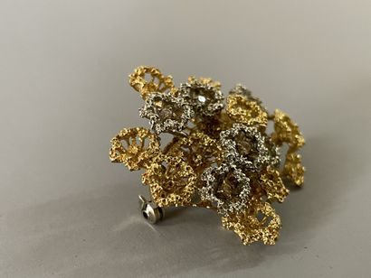 Brooch in gold 750°/00 with flowers 

Weight:...