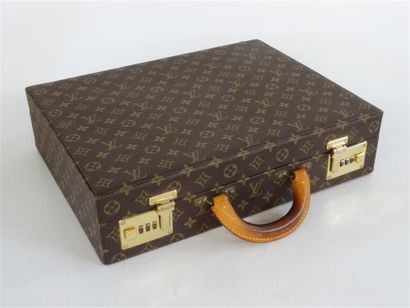 Louis VUITTON

Briefcase/attached-case in...
