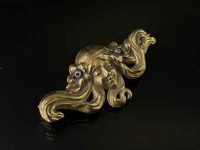 Small Art Nouveau brooch in gold 

Woman's...