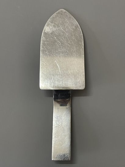 Jean DESPRES (1889-1980)

Serving shovel...