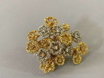 Brooch in gold 750°/00 with flowers 

Weight:...