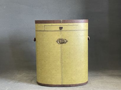 STARBAY.

Light green liner vanity, in mahogany...