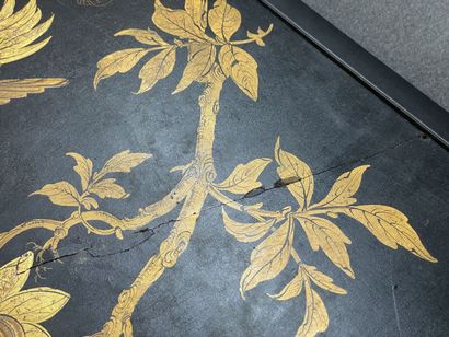 Panel in boiled cardboard lacquered and gilded...