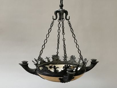 Chandelier in alabaster and patinated bronze...