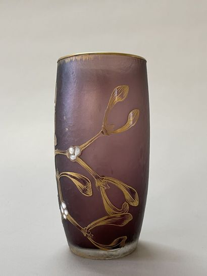 DAUM:

Vase in mauve crystal, decoration...