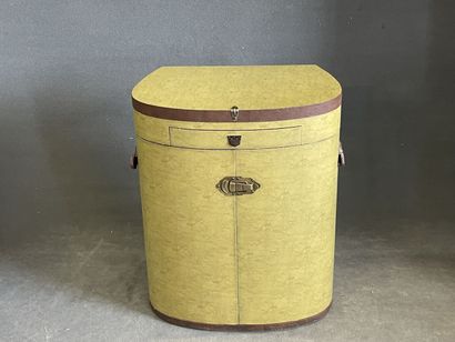 STARBAY.

Light green liner vanity, in mahogany...