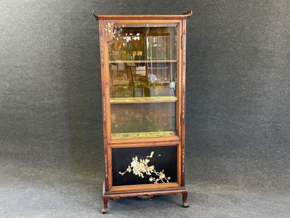 
Japanese display case in exotic wood, three...