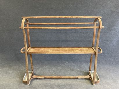 Curved wooden clothes rack, intermediate...