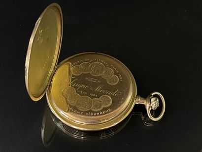 
MOVADO: Double case soap watch in gold 750°/00.




Gross...