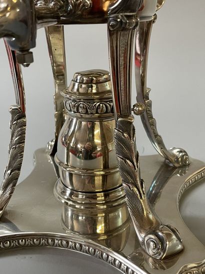 Samovar in silver plated metal

H. 46 cm...