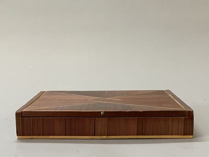 Boite en marqueterie de paille. Interieur...