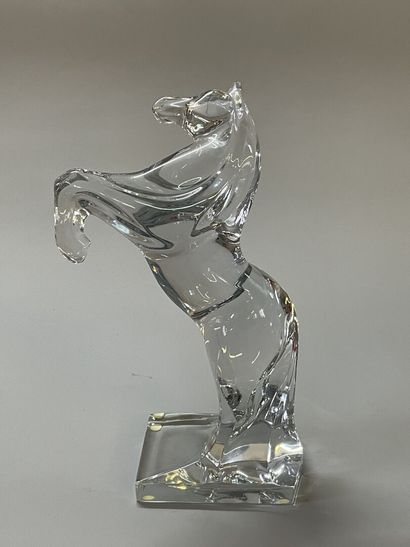 DAUM. 

Cheval : sculpture en cristal. 

H....