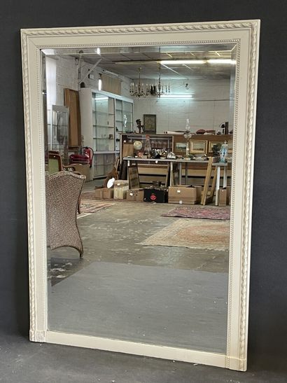Large mirror frame in lacquered wood 

End...