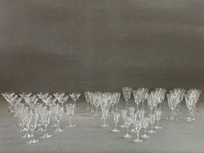 SAINT LOUIS Service of crystal glasses.

-...