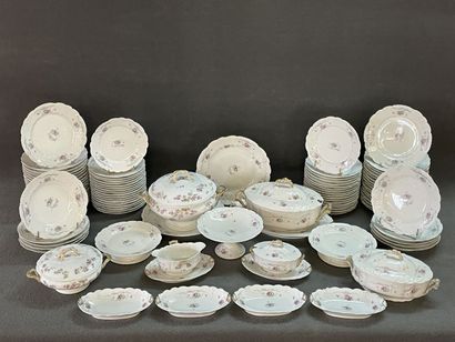 Important white porcelain dinner service...