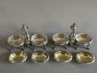 Paire de salerons double en argent, richement...