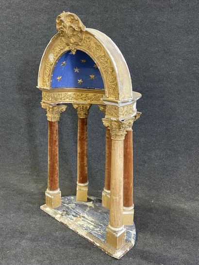 Niche forming an altarpiece, altar facing,...