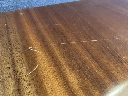 Large mahogany table, six Jacob legs

Restoration...